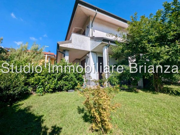 casa indipendente in vendita a Seveso in zona Baruccana