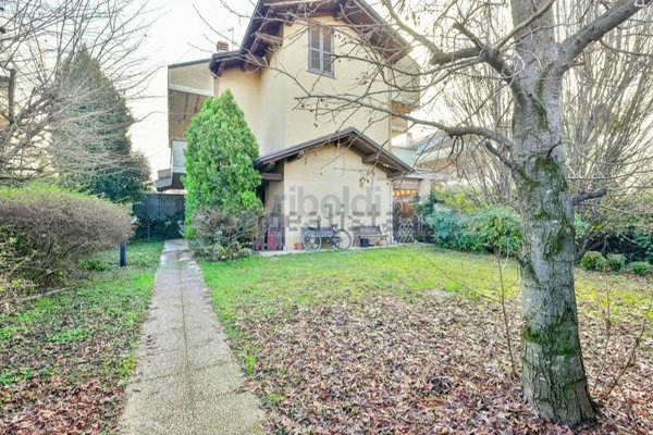 casa indipendente in vendita a Seveso