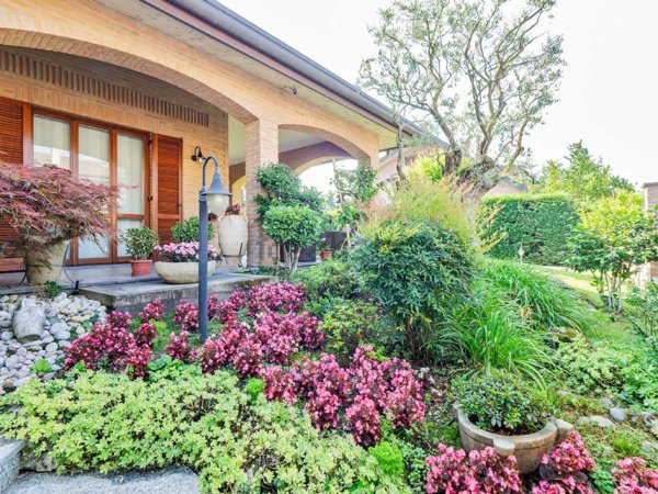 casa indipendente in vendita a Seveso