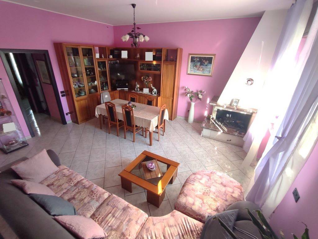 appartamento in vendita a Seveso in zona Baruccana