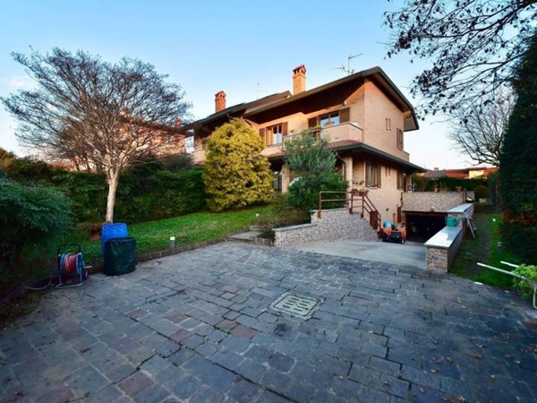 casa indipendente in vendita a Seveso in zona Baruccana