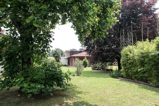 casa indipendente in vendita a Seveso in zona Baruccana
