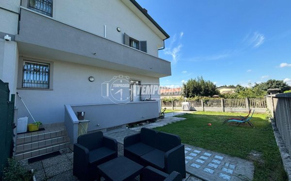 casa indipendente in vendita a Seveso in zona Baruccana