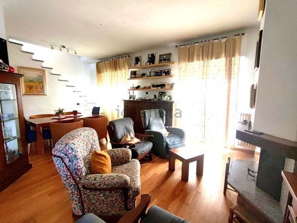 casa indipendente in vendita a Seveso in zona Baruccana