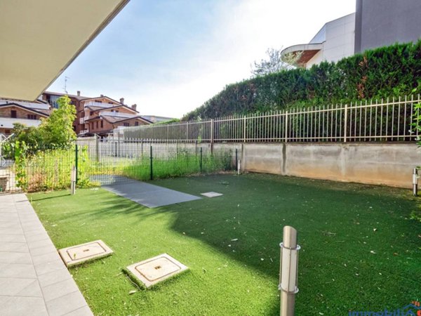 appartamento in vendita a Seveso in zona Baruccana