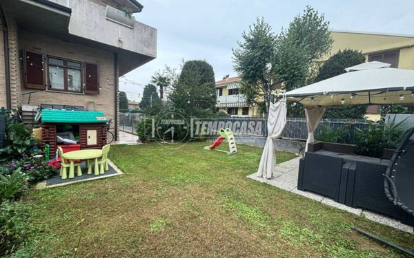 appartamento in vendita a Seveso in zona Baruccana
