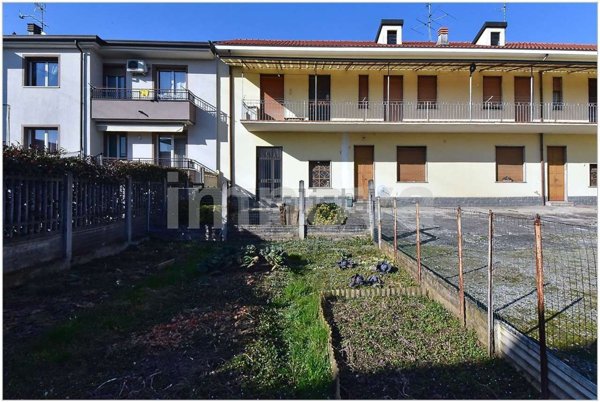 appartamento in vendita a Seveso in zona Baruccana