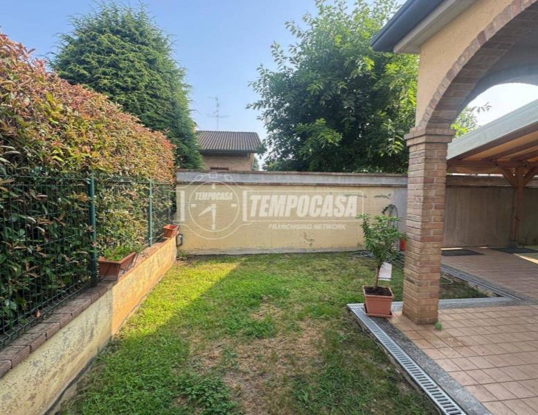 casa indipendente in vendita a Seveso in zona Baruccana