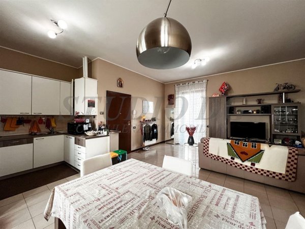 appartamento in vendita a Seveso in zona Baruccana