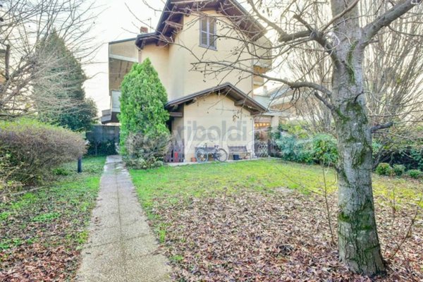 casa indipendente in vendita a Seveso