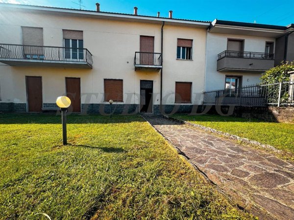 casa indipendente in vendita a Seveso in zona Baruccana
