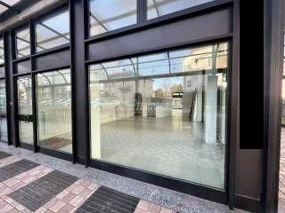 negozio in vendita a Seveso
