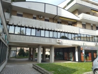 locale commerciale in vendita a Seveso