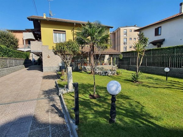 casa indipendente in vendita a Seveso