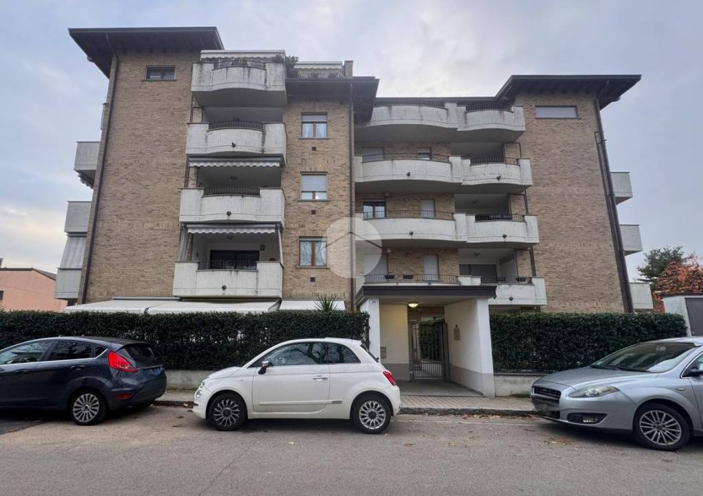 appartamento in vendita a Seveso in zona Baruccana