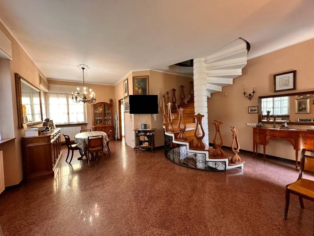 casa indipendente in vendita a Seveso in zona Baruccana