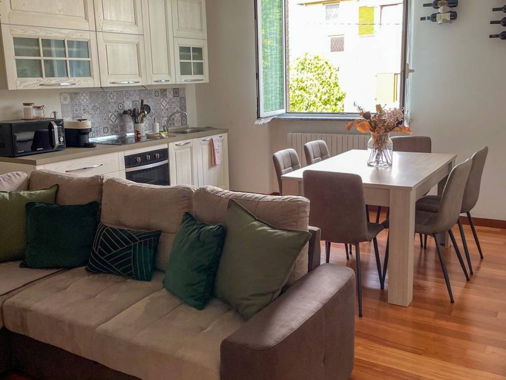 appartamento in vendita a Seveso in zona Baruccana