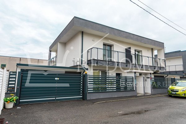 casa indipendente in vendita a Seveso