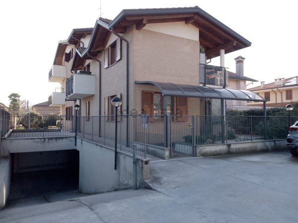 appartamento in vendita a Seveso in zona Baruccana