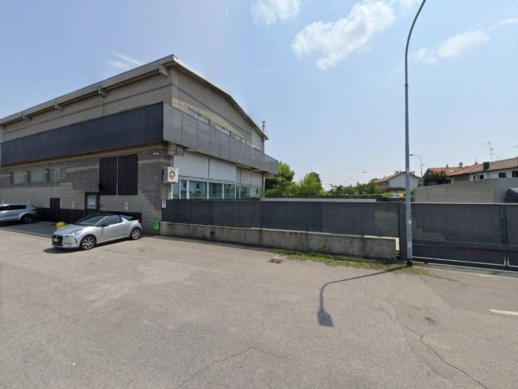 locale commerciale in vendita a Seveso in zona Baruccana