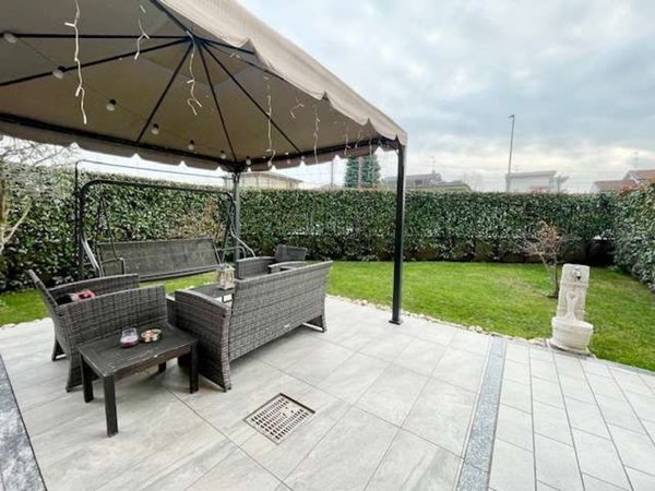 appartamento in vendita a Seveso in zona Baruccana