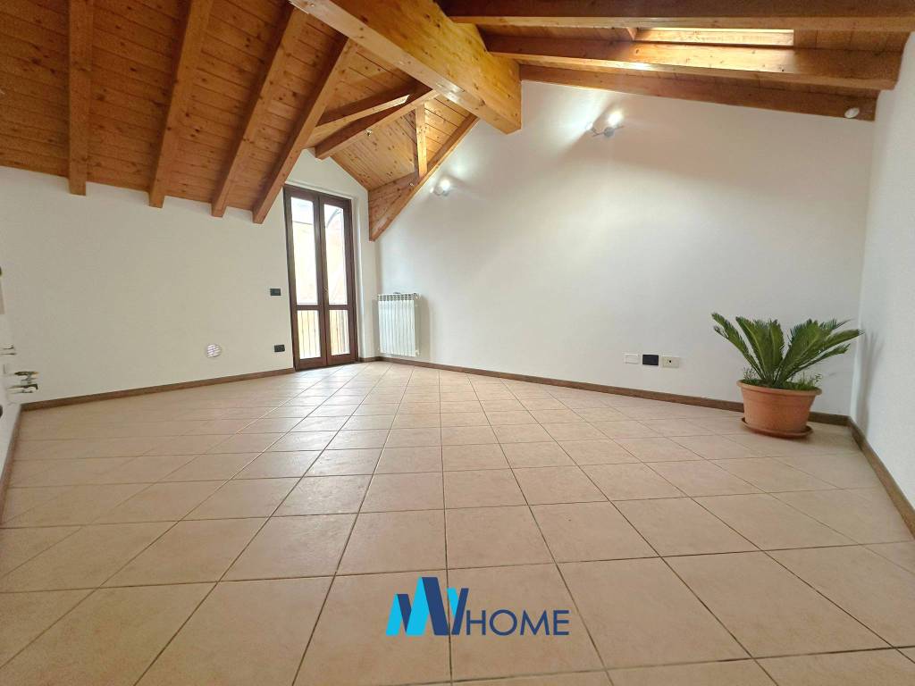 appartamento in vendita a Seveso in zona Baruccana