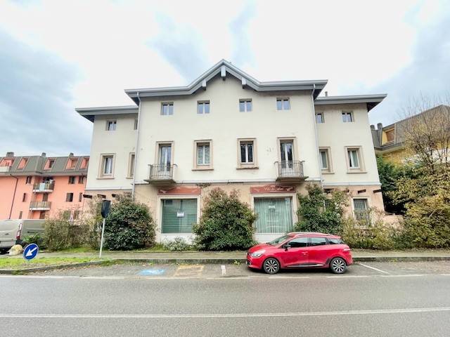 intera palazzina in vendita a Seveso in zona Baruccana