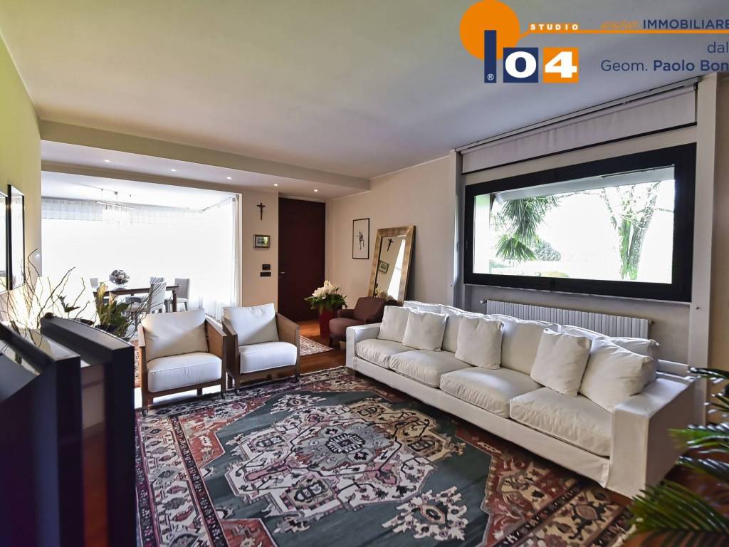 casa indipendente in vendita a Seveso in zona Baruccana