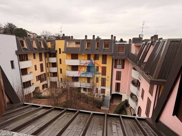 appartamento in vendita a Seveso in zona Baruccana