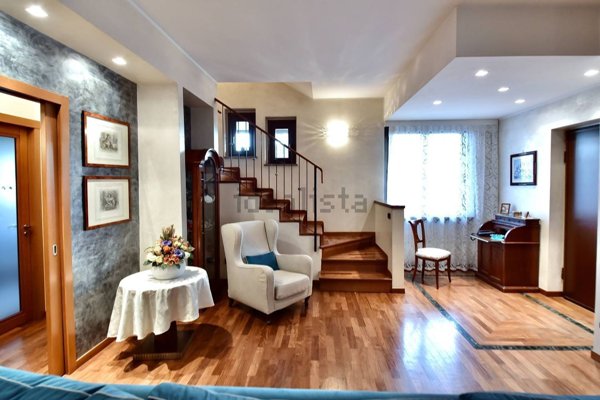 casa indipendente in vendita a Seveso