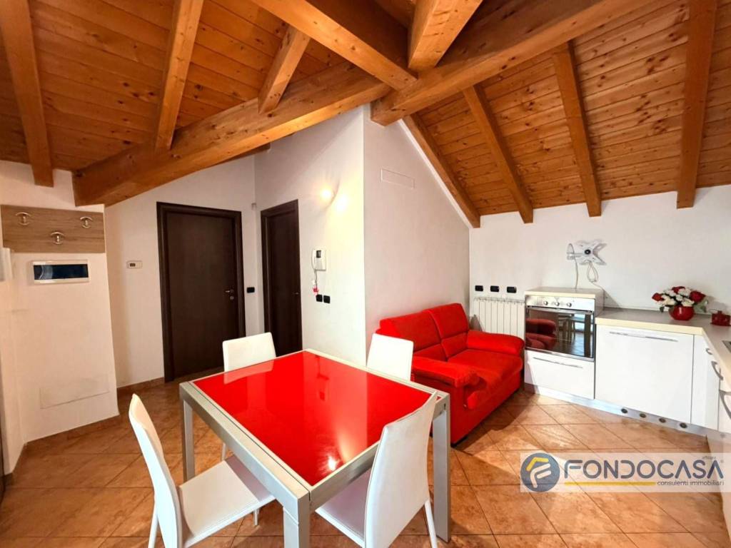 appartamento in vendita a Seveso in zona Baruccana