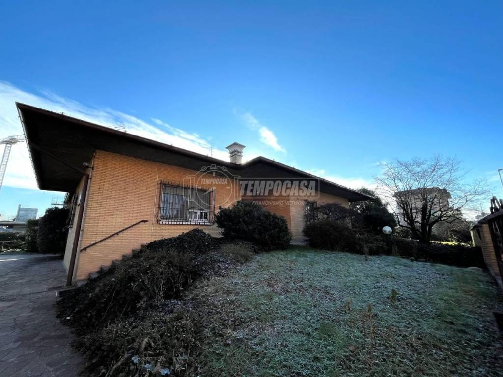 casa indipendente in vendita a Seveso in zona Baruccana