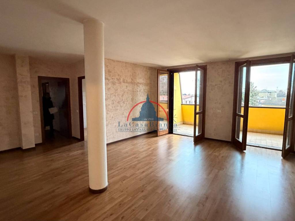 appartamento in vendita a Seveso in zona Baruccana