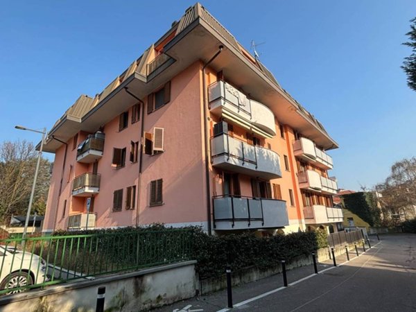 appartamento in vendita a Seveso in zona Baruccana