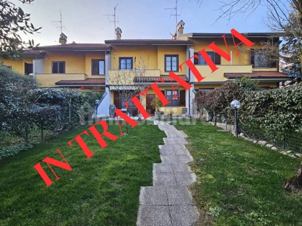 casa indipendente in vendita a Seveso in zona Baruccana