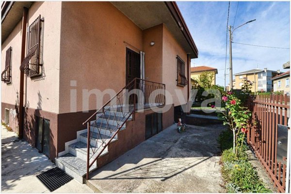casa indipendente in vendita a Seveso