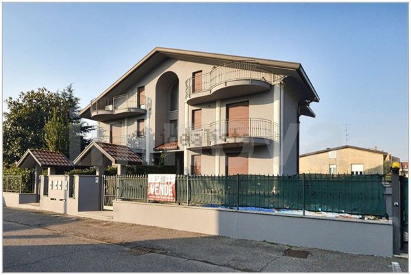 appartamento in vendita a Seveso in zona Baruccana
