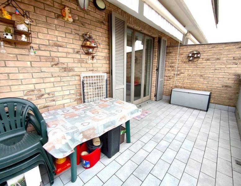 appartamento in vendita a Seveso in zona Baruccana