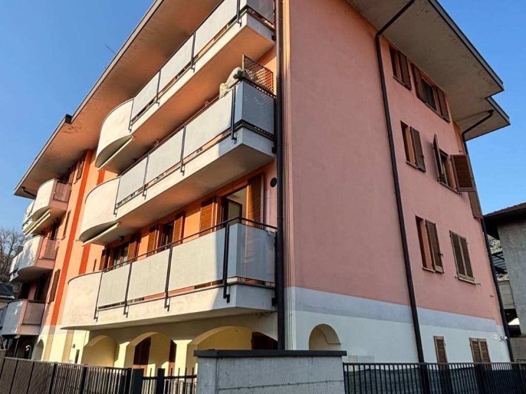 appartamento in vendita a Seveso in zona Baruccana