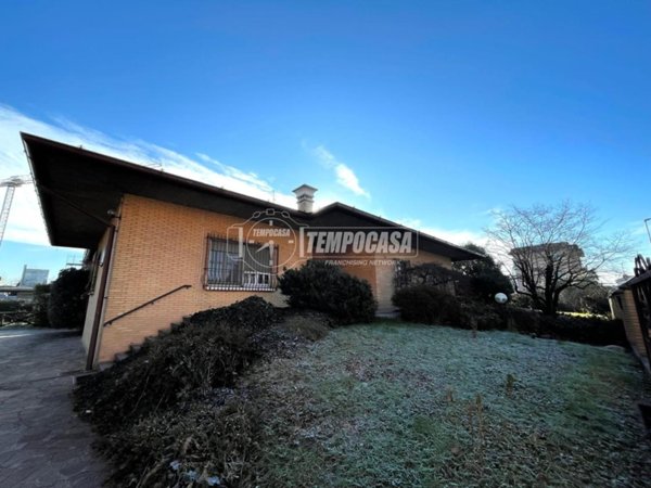 casa indipendente in vendita a Seveso in zona Baruccana