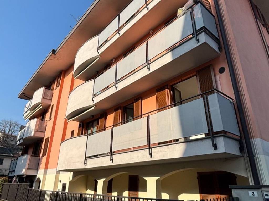 appartamento in vendita a Seveso in zona Baruccana