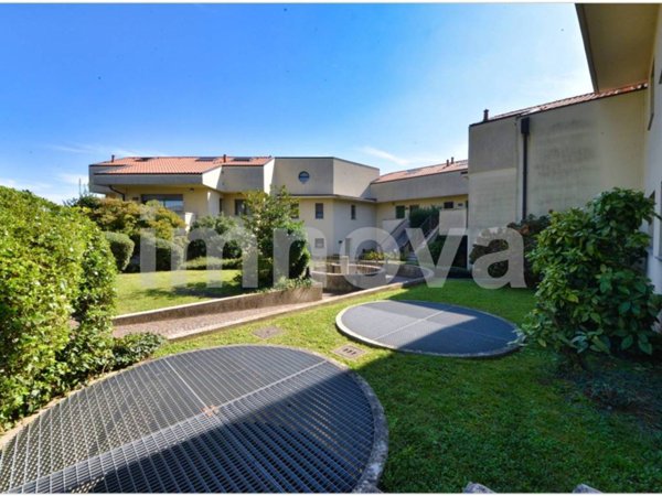 appartamento in vendita a Seveso in zona Baruccana