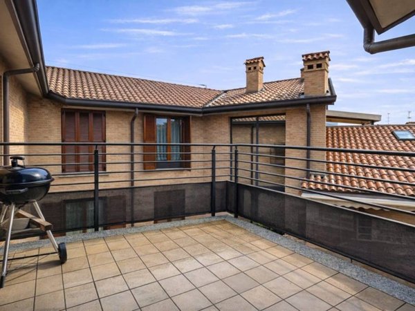 appartamento in vendita a Seveso in zona Baruccana