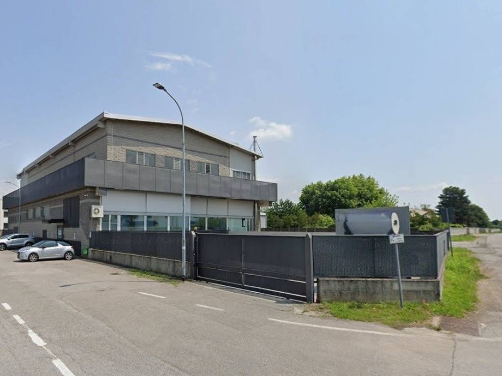 locale commerciale in vendita a Seveso in zona Baruccana