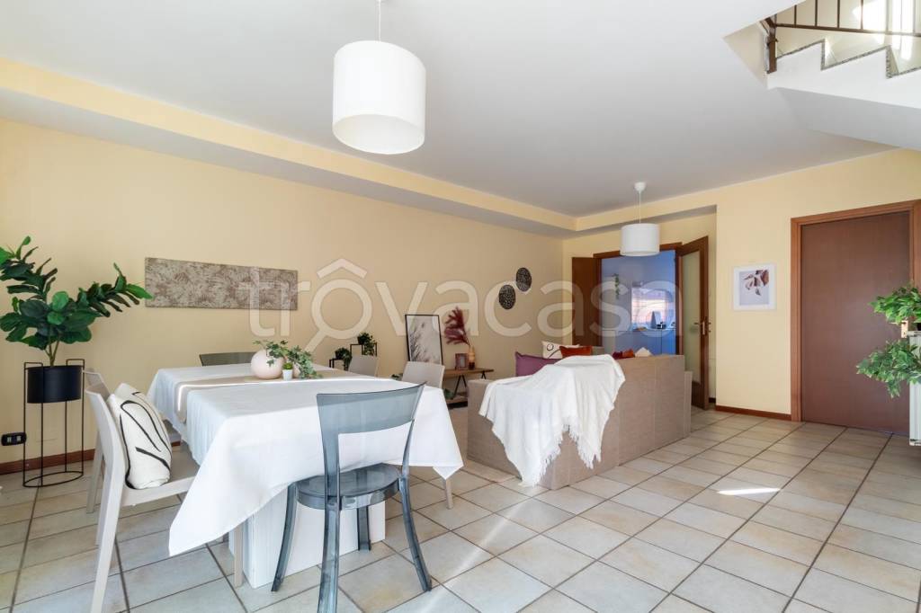 appartamento in vendita a Seveso