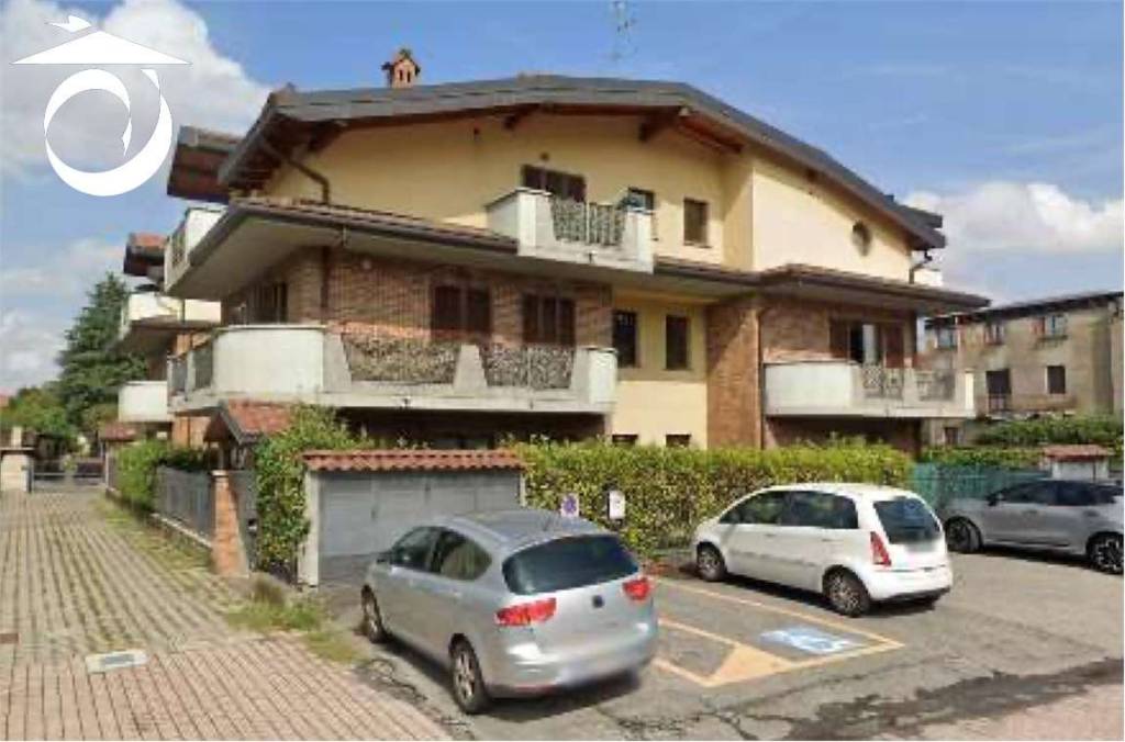 appartamento in vendita a Seveso in zona Baruccana