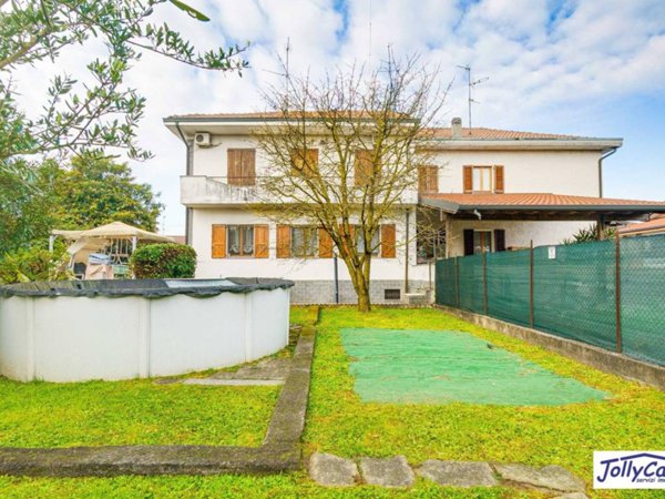 casa indipendente in vendita a Seveso in zona Baruccana