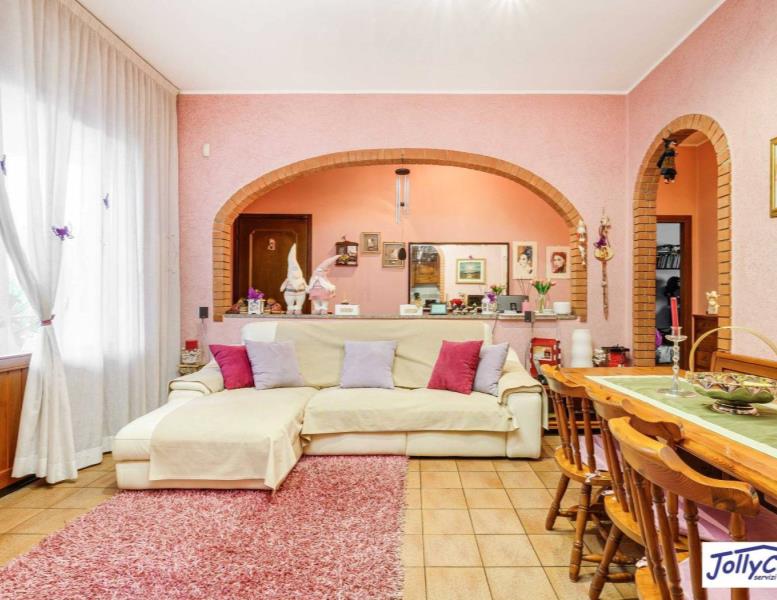 casa indipendente in vendita a Seveso in zona Baruccana