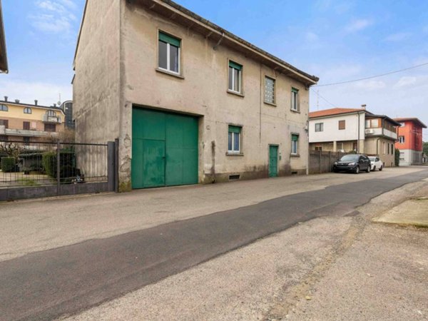 casa indipendente in vendita a Seveso in zona Baruccana