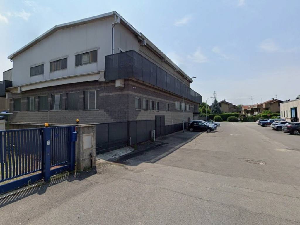 locale commerciale in vendita a Seveso in zona Baruccana